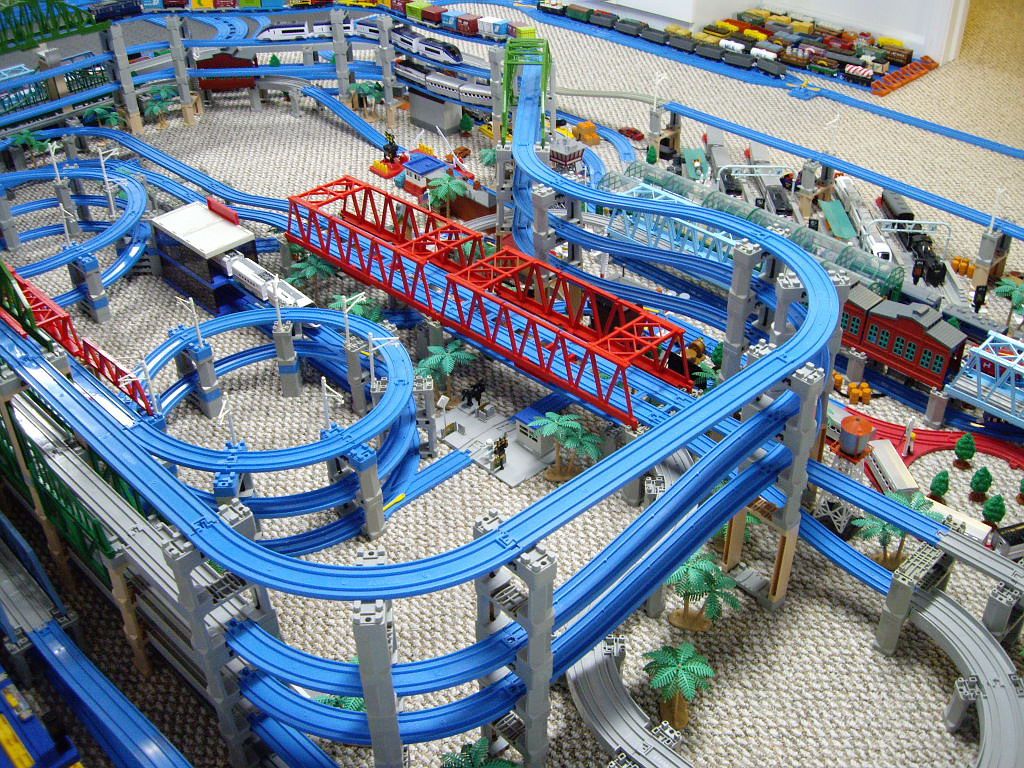 TRACKMASTER Thomas and Friends TWO SET of BLUE BRIDGES & RISERS