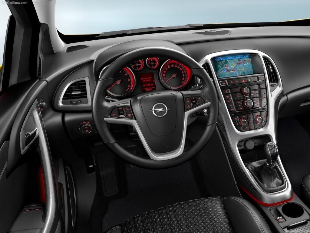 Opel-Astra_GTC_2012_1280x960_wallpaper_12.jpg