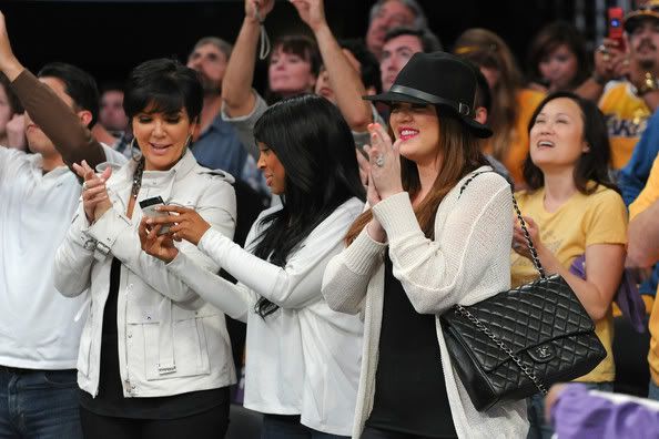 here are some more pics from the Lakers game on April 19 2011