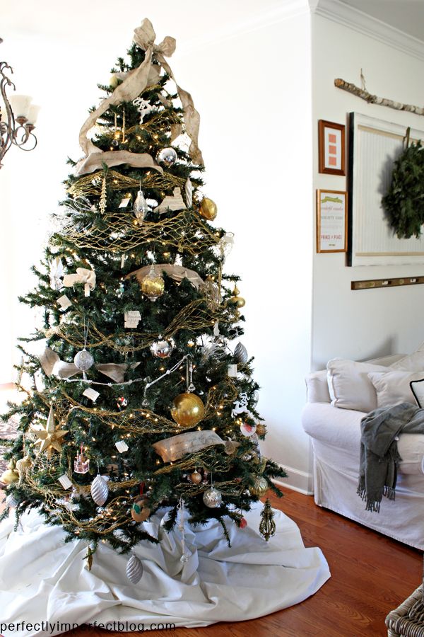 christmas tree decorating ideas at perfectly imperfect