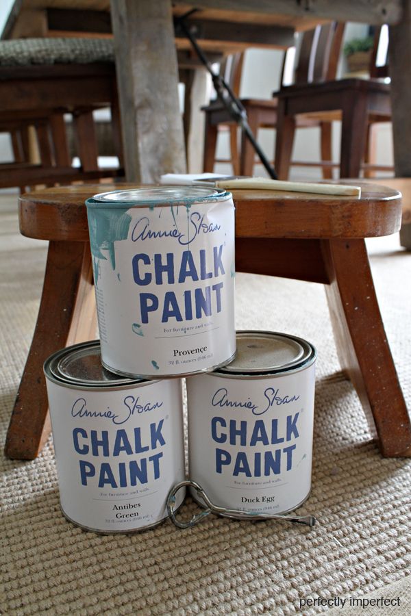 Use Annie Sloan's chalk paint to makeover a wooden stool
