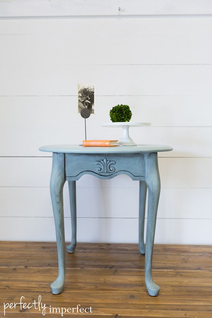 Perfectly Imperfect | Oak Side Table Makeover | Chalk Paint Wax in Black