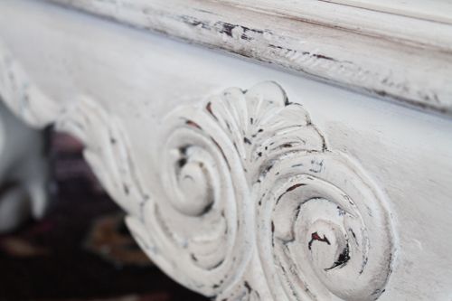 best tips for using chalk paint.  see all the chalk paint colors.  get chalk paint ideas for your painted furniture.  how to paint furniture with chalk paint.