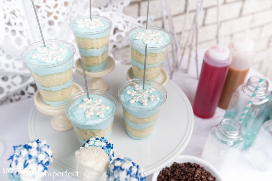 Simple Frozen Birthday Party | Girl's Birthday Party Ideas | perfectly imperfect