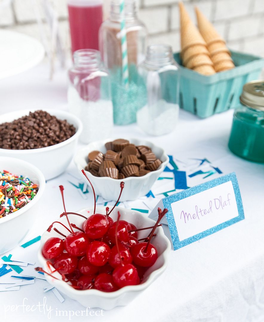 Simple Frozen Birthday Party | Girl's Birthday Party Ideas | perfectly imperfect