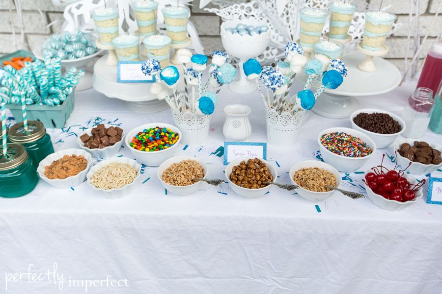 Simple Frozen Birthday Party | Girl's Birthday Party Ideas | perfectly imperfect