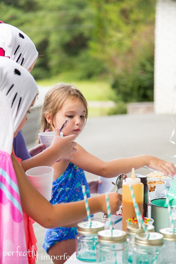 Simple Frozen Birthday Party | Girl's Birthday Party Ideas | perfectly imperfect