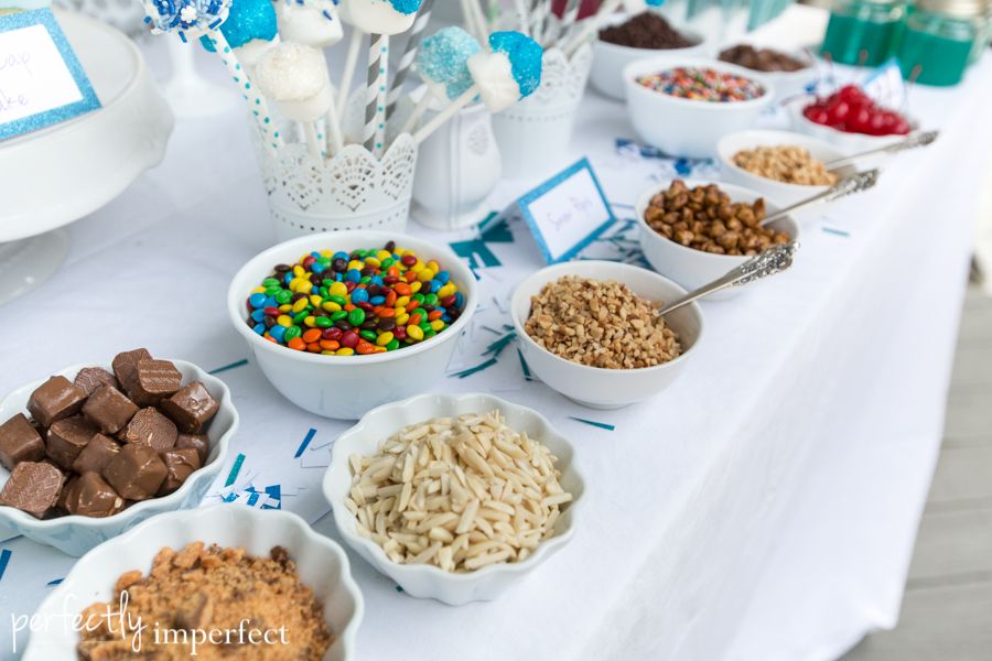 Simple Frozen Birthday Party | Girl's Birthday Party Ideas | perfectly imperfect