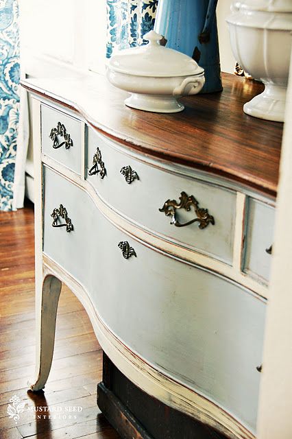 best tips for using chalk paint.  see all the chalk paint colors.  get chalk paint ideas for your painted furniture.  how to paint furniture with chalk paint.