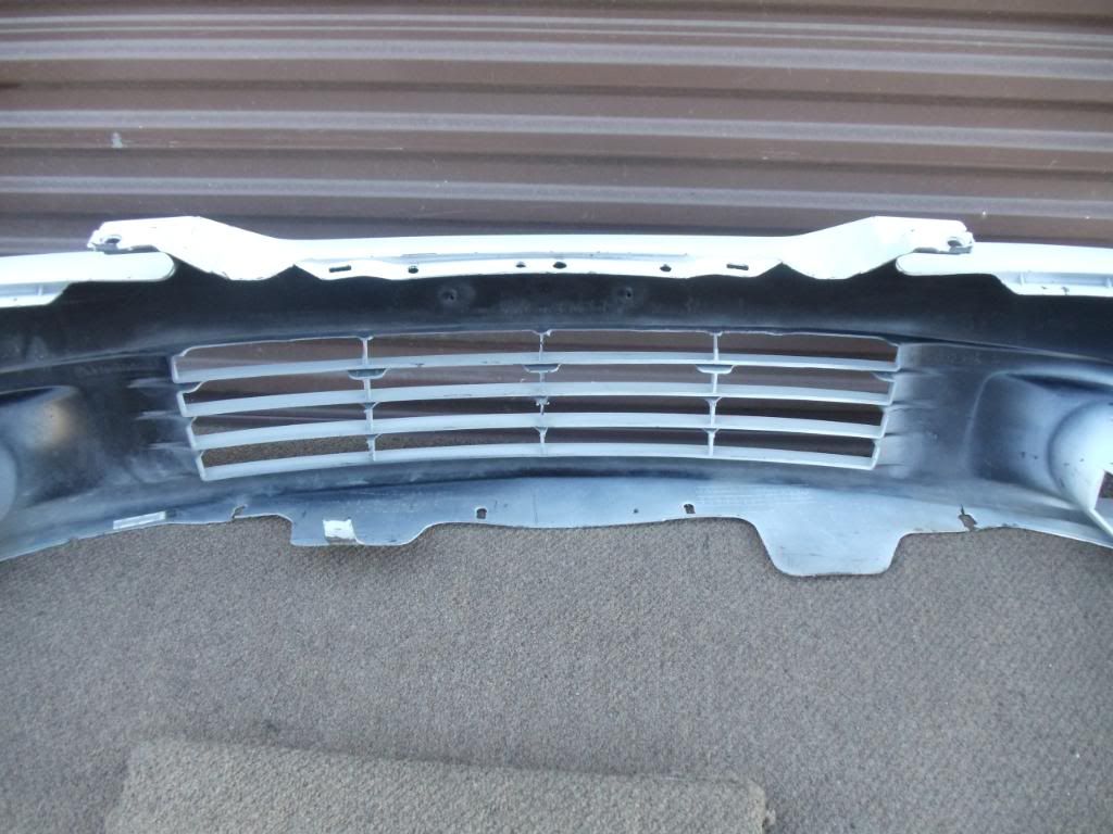 NISSAN SENTRA FRONT BUMPER COVER OEM 00 01 02 03  