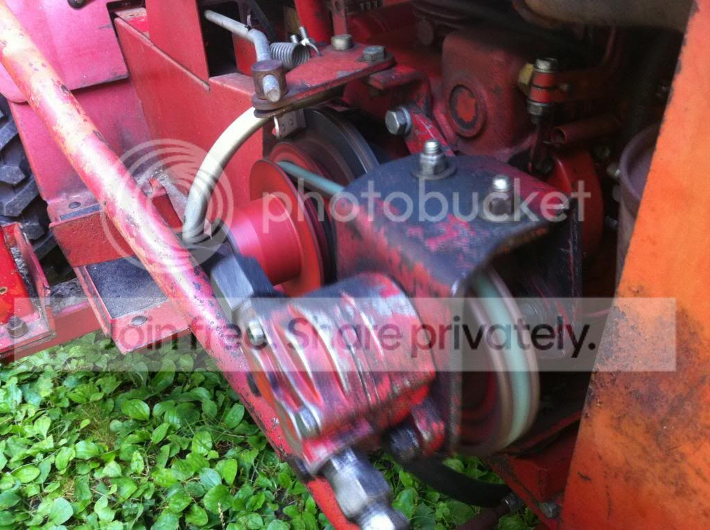 Pump mount of an ARK loader - Wheel Horse Tractors - RedSquare Wheel ...